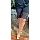 Fashion by NONO - Csipkével díszített fekete rövidnadrág 