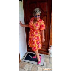 Fashion by NONO - Dézi narancs alapon virágmintás ruha 