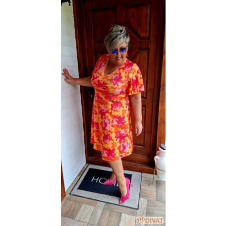 Fashion by NONO - Dézi narancs alapon virágmintás ruha 