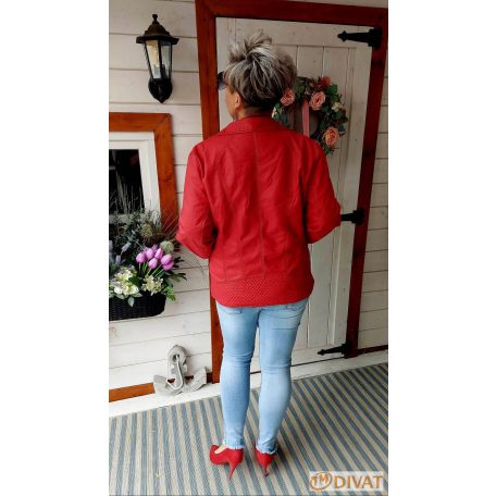 Török puha anyagú, karcsusított fazonú műbőr dzseki piros színben