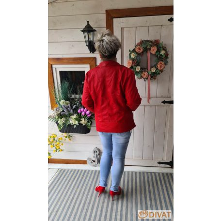 Török puha anyagú, karcsusított fazonú műbőr dzseki piros színben