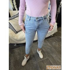   Világoskék extra sztreccs kisebb méretű MOM FIT trendi farmernadrág 