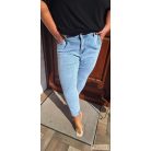 Világoskék extra sztreccs kisebb méretű MOM FIT trendi farmernadrág 