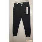 Alul szaggatott plus size farmernadrág fekete színben